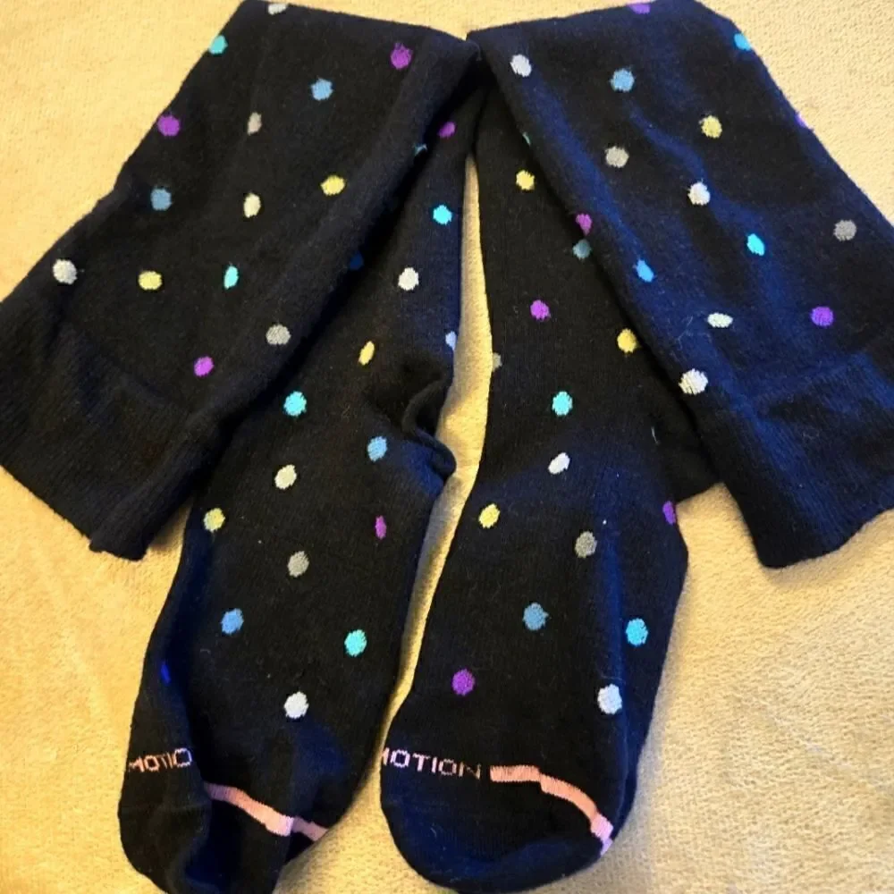 Dr. Motion Compression Knee Highs Polka Dot MEDIUM